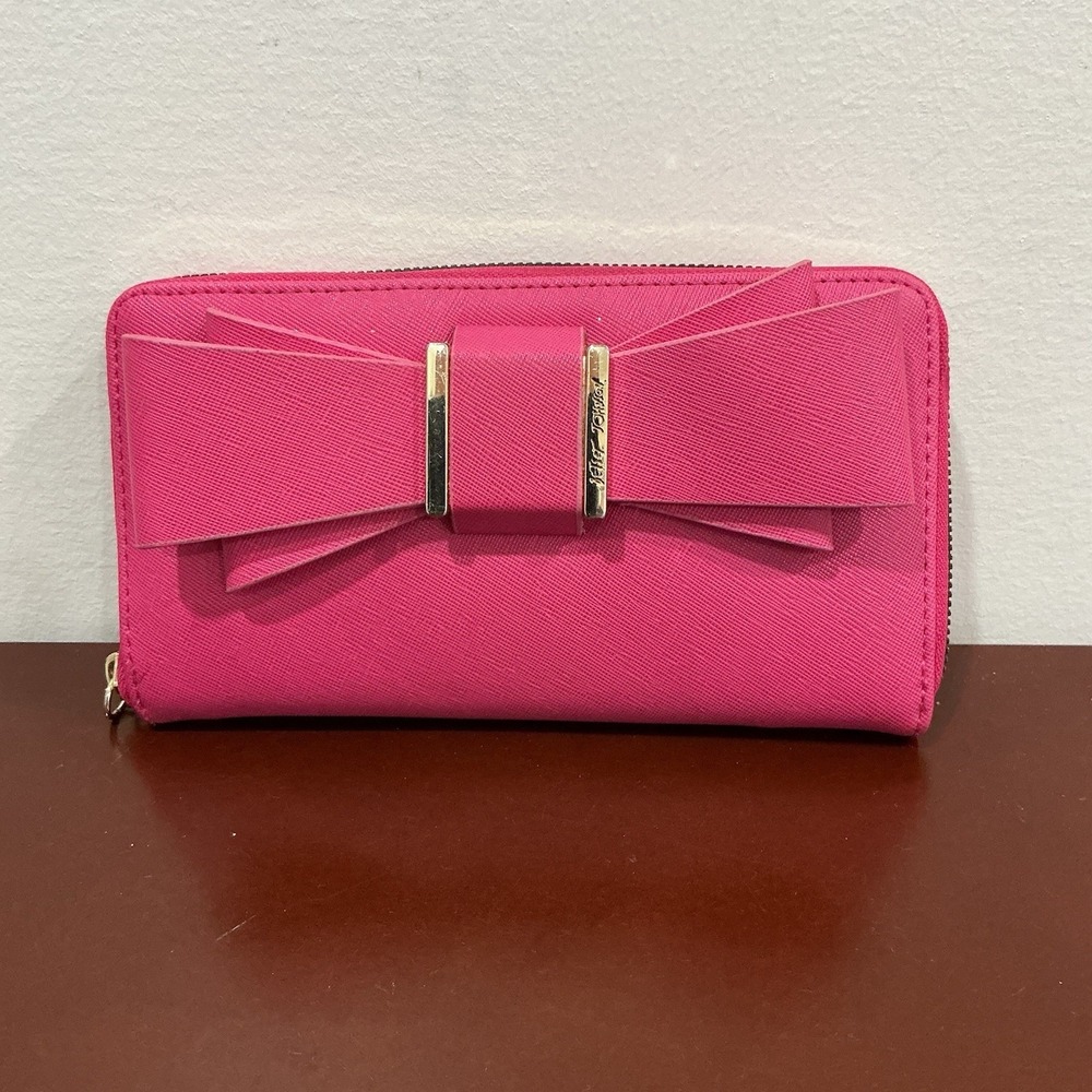 Betsey Johnson PINK Zip Around Wallet Clutch‎ Organizer Bow Accent